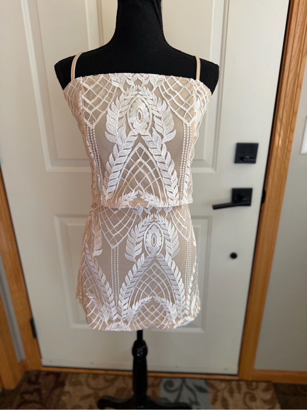 Cider 2 piece jacquard embroidered white beige cami top & mini skirt set. XL